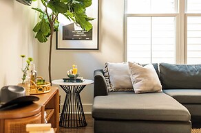 Hart Suite 8 by Avantstay Gorgeous Town House w/ Modern Amenities in N