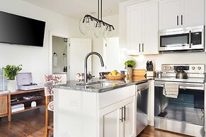 Hart Suite 10 by Avantstay Gorgeous Town House w/ Modern Amenities in 