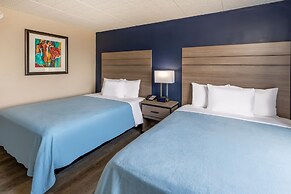 Super 8 by Wyndham Laredo
