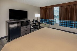 Super 8 by Wyndham Laredo