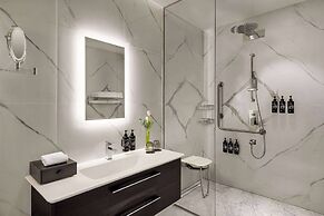 Wyndham Grand Doha West Bay Beach