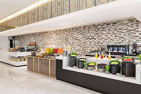 Wyndham Grand Doha West Bay Beach