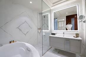 Wyndham Grand Doha West Bay Beach