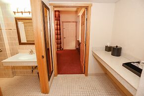 Slopeside Hotel by Seven Springs Resort