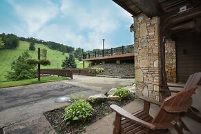 Slopeside Hotel by Seven Springs Resort