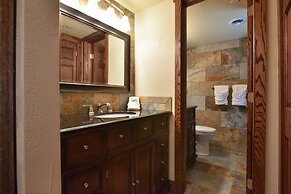 Slopeside Hotel by Seven Springs Resort