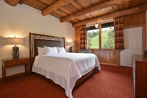 Slopeside Hotel by Seven Springs Resort