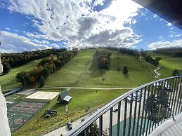 Slopeside Hotel by Seven Springs Resort