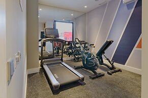 Holiday Inn Express Madrid Airport by IHG