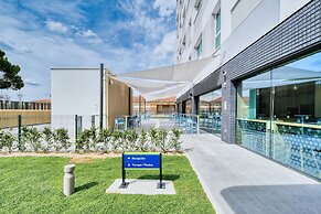 Holiday Inn Express Madrid Airport by IHG