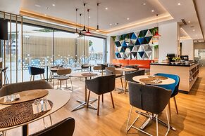 Holiday Inn Express Madrid Airport by IHG
