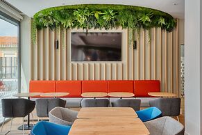 Holiday Inn Express Madrid Airport by IHG