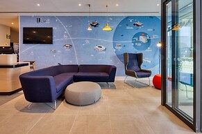 Holiday Inn Express Madrid Airport by IHG