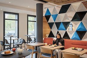 Holiday Inn Express Marne La Vallee Val D Europe by IHG