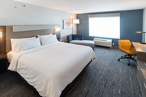 Holiday Inn Express and Suites Moose Jaw by IHG