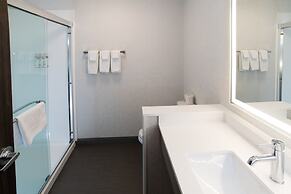 Holiday Inn Express and Suites Moose Jaw by IHG