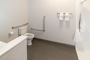 Holiday Inn Express and Suites Moose Jaw by IHG