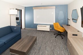 Holiday Inn Express and Suites Moose Jaw by IHG