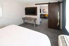 Holiday Inn Express and Suites Moose Jaw by IHG