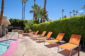 Poolside Fun King Suite