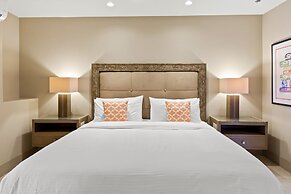 Poolside Fun King Suite