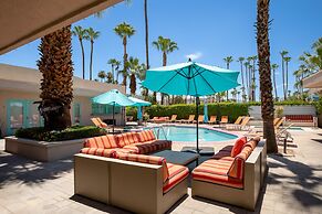 Poolside Fun King Suite