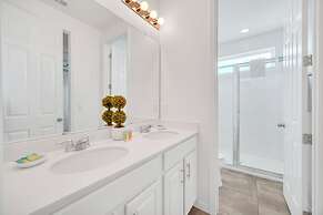 New Decor With Mickey, Nemo, Tinkerbell & Star Wars Rooms! Private Poo