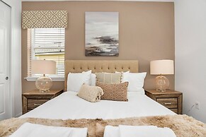 New Decor With Mickey, Nemo, Tinkerbell & Star Wars Rooms! Private Poo