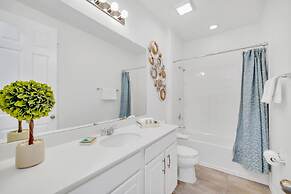 New Decor With Mickey, Nemo, Tinkerbell & Star Wars Rooms! Private Poo