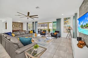 New Decor With Mickey, Nemo, Tinkerbell & Star Wars Rooms! Private Poo