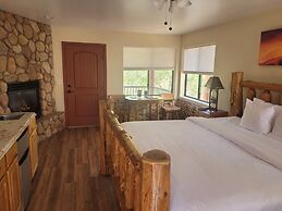 Creekside Lodge and Cabins