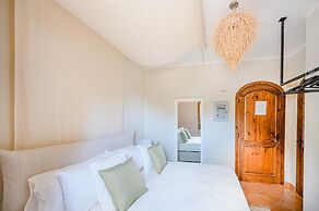 Lemon Garden Room Standard