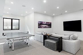 Modern Mountain Retreat