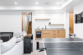 Modern Mountain Retreat