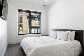 Modern Mountain Retreat