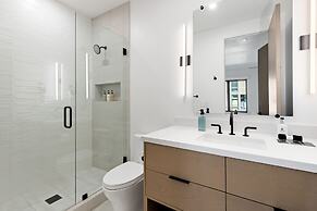 Modern Mountain Retreat