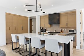 Modern Mountain Retreat