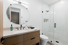 Modern Mountain Retreat