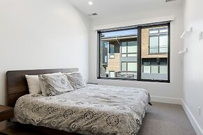 Modern Mountain Retreat