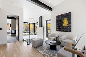 Modern Mountain Retreat