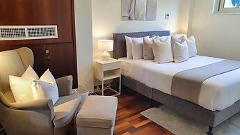 Phaedrus Living: Amorosa 13 Beachside Villa