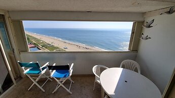 Atlantis 1608 2 Bedroom Condo by RedAwning