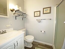 Bridgepoint Ii 5d 2 Bedroom Condo by RedAwning