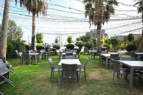 White Country Villages Hotel
