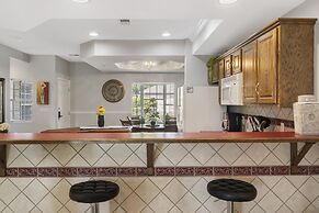 Legacy Walk-in - Golf Views Great Location