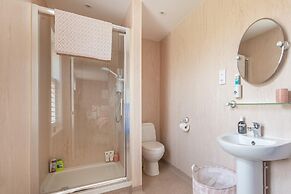 Luxury Group Celebration House With Hot Tub & Bar!