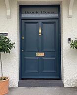 Luxury Group Celebration House With Hot Tub & Bar!