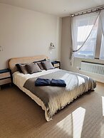 Luxury Group Celebration House With Hot Tub & Bar!