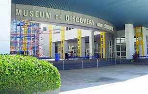 Delight Retreat Apt 4 Min Walk to Beach