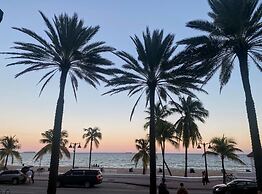 Delight Retreat Apt 4 Min Walk to Beach